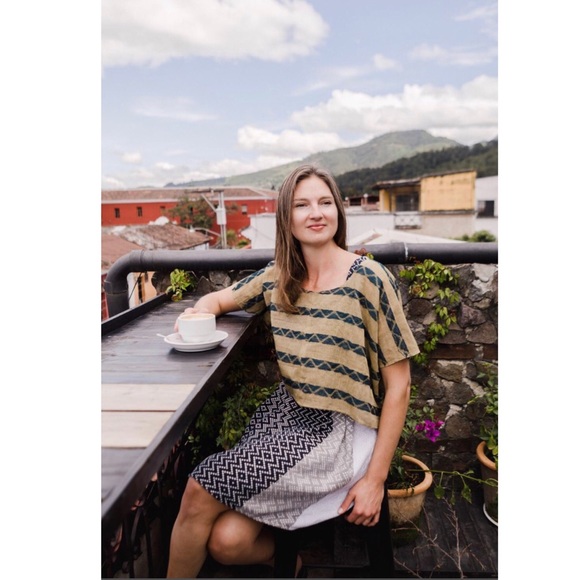 🫶Handwoven Reversible Ikat Tilly Dress - Picture 3 of 8